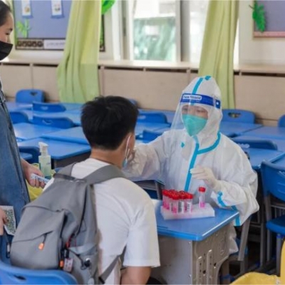 核酸检测入校园 凝心聚力筑防线