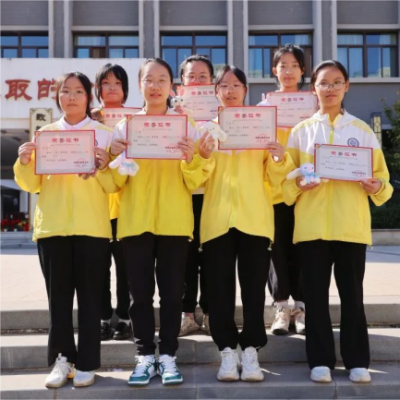 喜迎二十大 筑梦新时代 - 厚德学校初中部开展主题教育实践活动